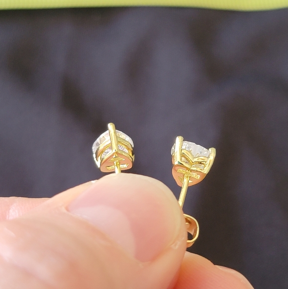 Heart studs - Picture 4 of 5